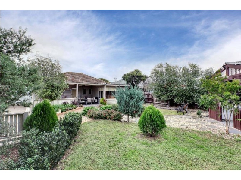 140 Victory Rd, Airport West VIC 3042