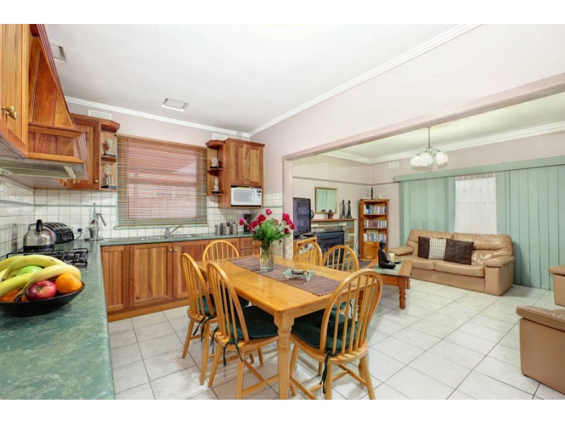 140 Victory Rd, Airport West VIC 3042