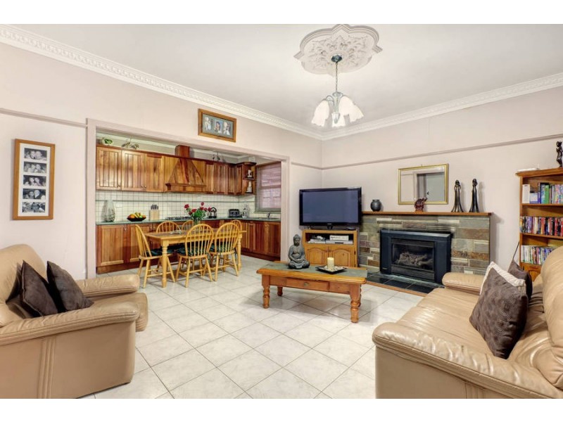 140 Victory Rd, Airport West VIC 3042