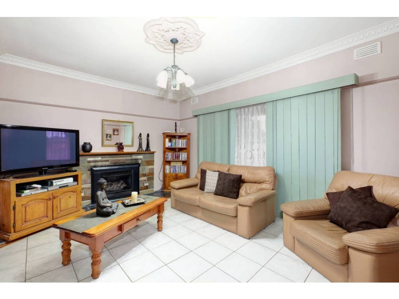 140 Victory Rd, Airport West VIC 3042