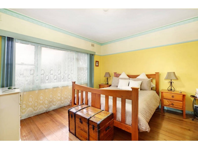 140 Victory Rd, Airport West VIC 3042