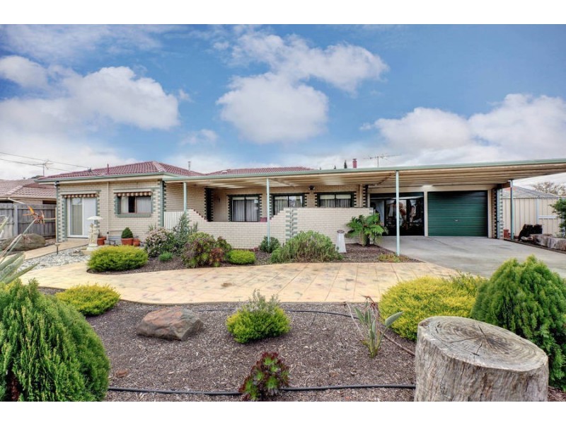 90 The Crossway, Keilor East VIC 3033