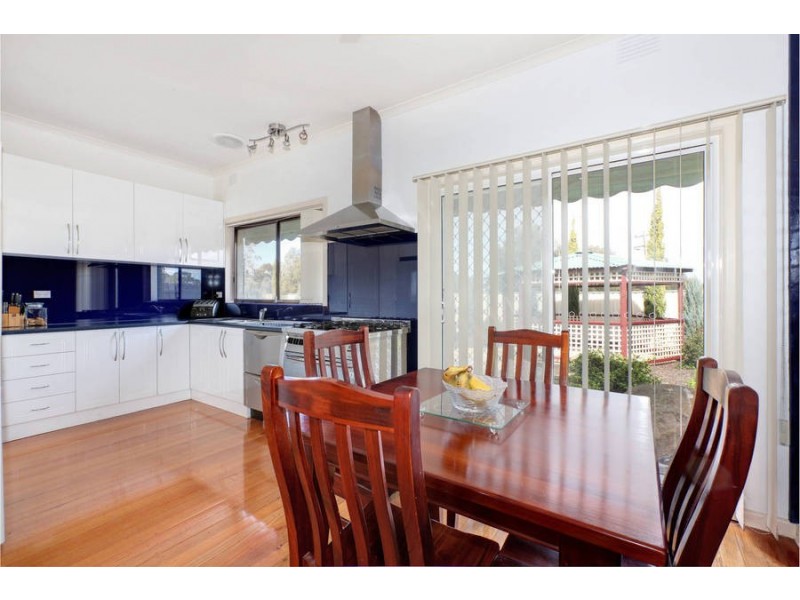 90 The Crossway, Keilor East VIC 3033