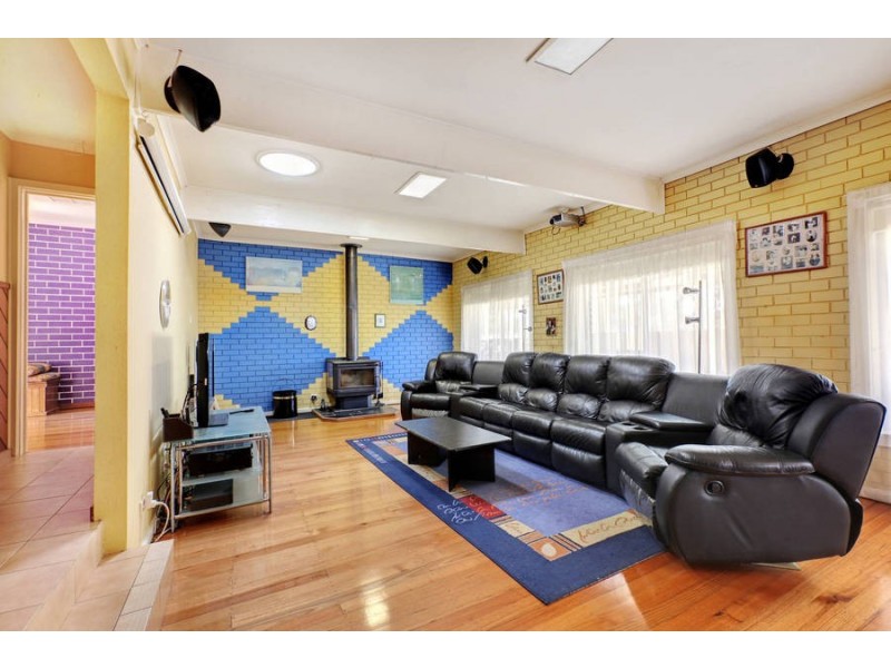 90 The Crossway, Keilor East VIC 3033