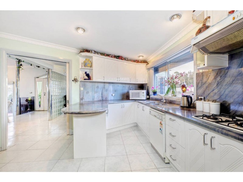 36 Southgate Way, Avondale Heights VIC 3034