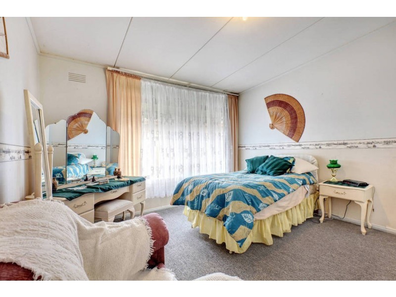 1/4 Queensberry Street, Keilor Park VIC 3042