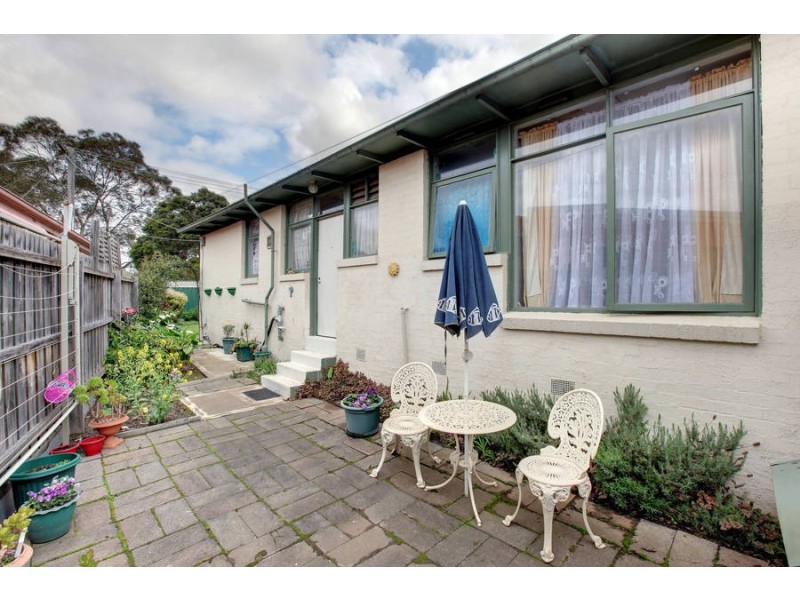 1/4 Queensberry Street, Keilor Park VIC 3042