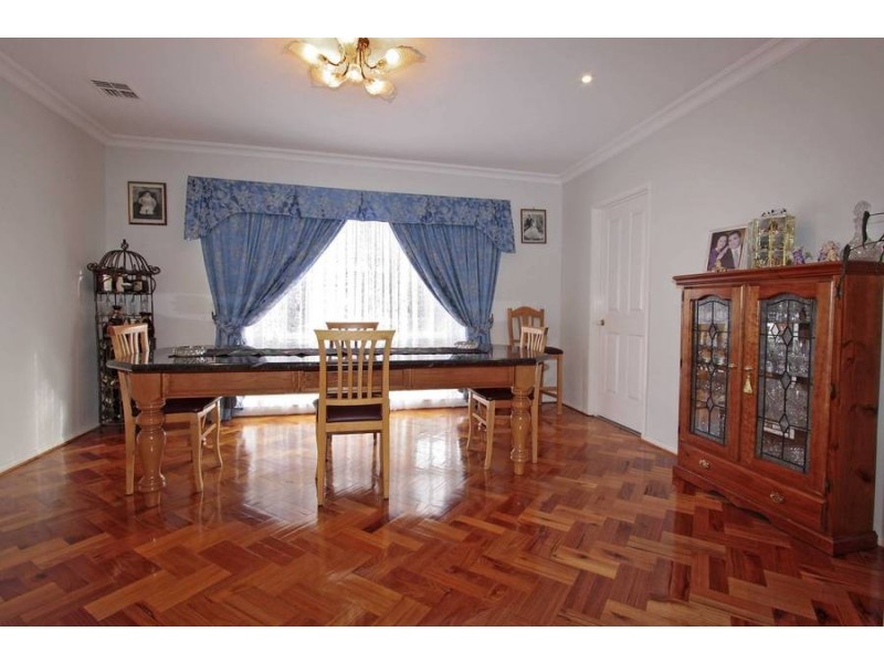 12 Cooinda Close, Burnside VIC 3023