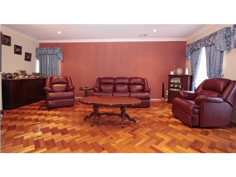 12 Cooinda Close, Burnside VIC 3023