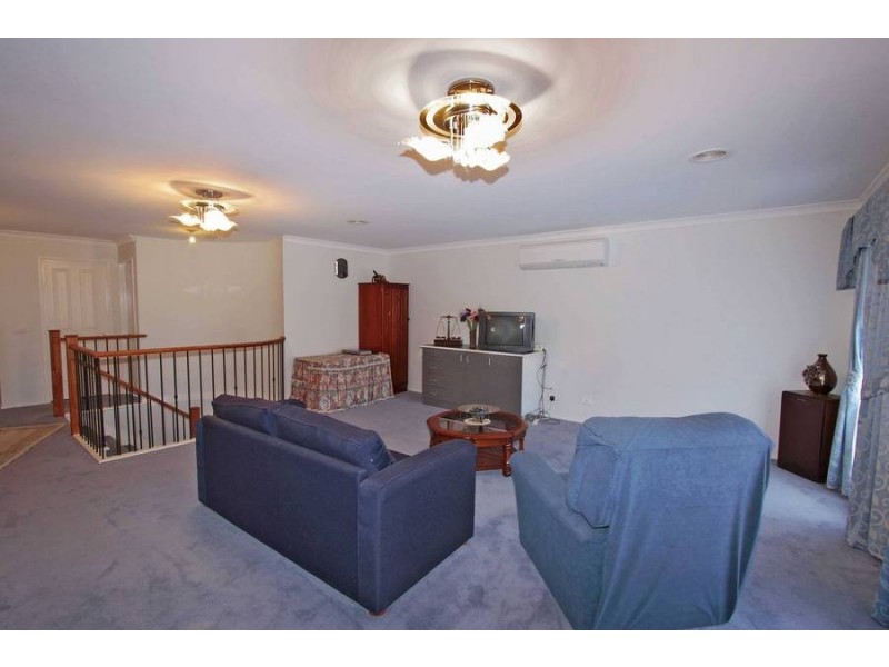 12 Cooinda Close, Burnside VIC 3023