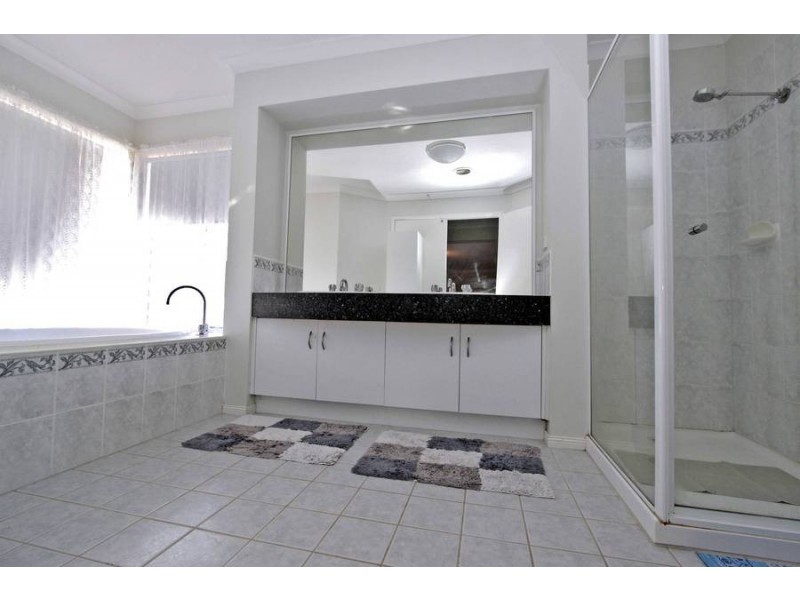 12 Cooinda Close, Burnside VIC 3023