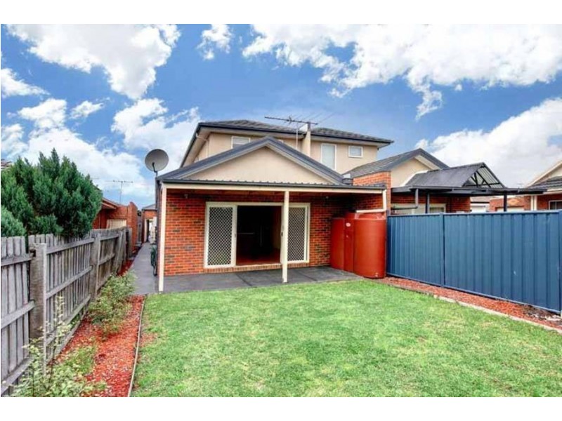 18 Riverside Avenue, Avondale Heights VIC 3034