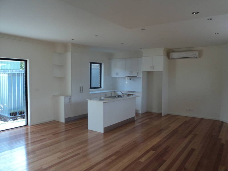 2/14 Gordon Street, Tullamarine VIC 3043