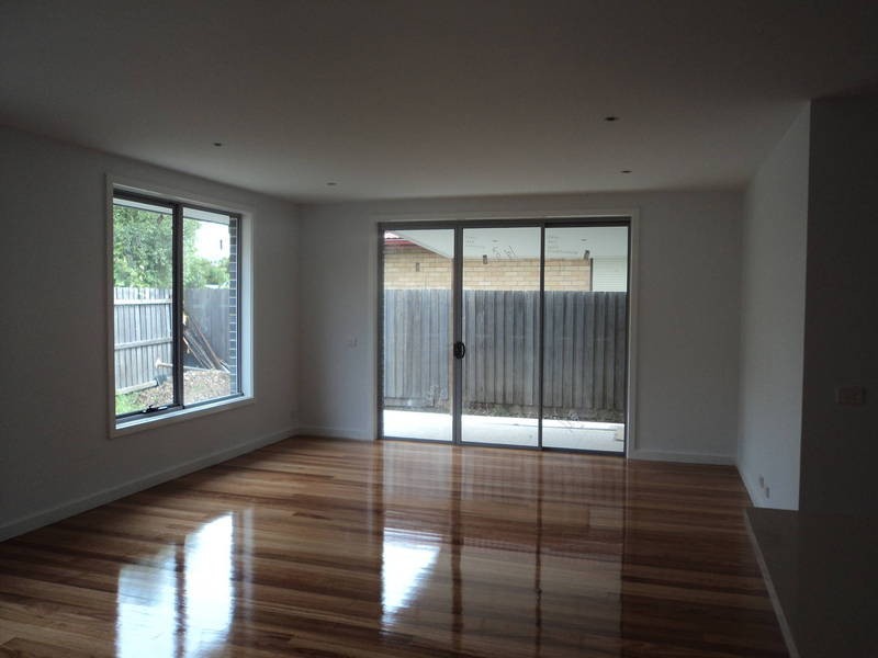 2/16 Roberts Street, Keilor East VIC 3033