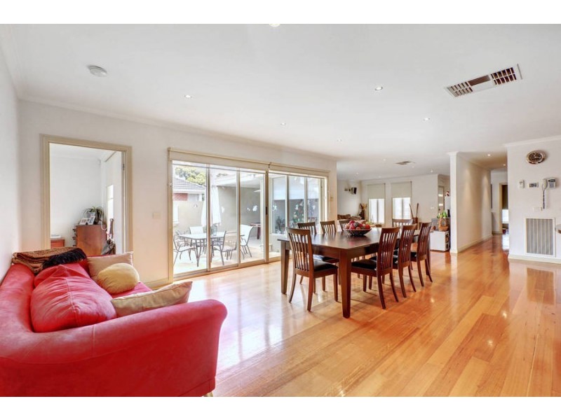 19 Cohen Street, Keilor East VIC 3033