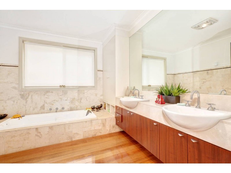 19 Cohen Street, Keilor East VIC 3033