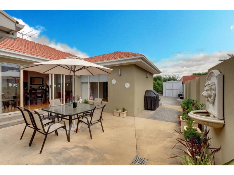 19 Cohen Street, Keilor East VIC 3033