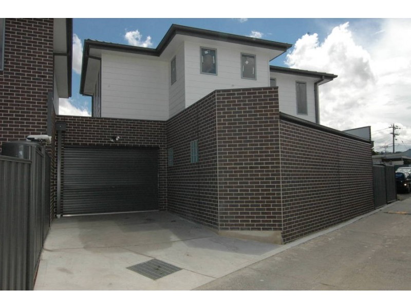 2C Riverside Place, Avondale Heights VIC 3034