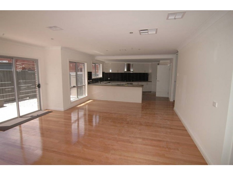 2C Riverside Place, Avondale Heights VIC 3034