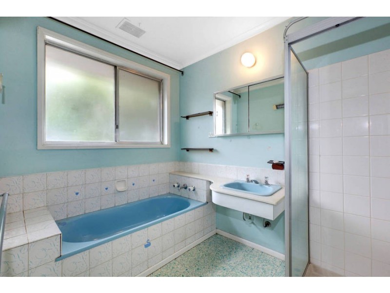 16 Craig Street, Keilor East VIC 3033