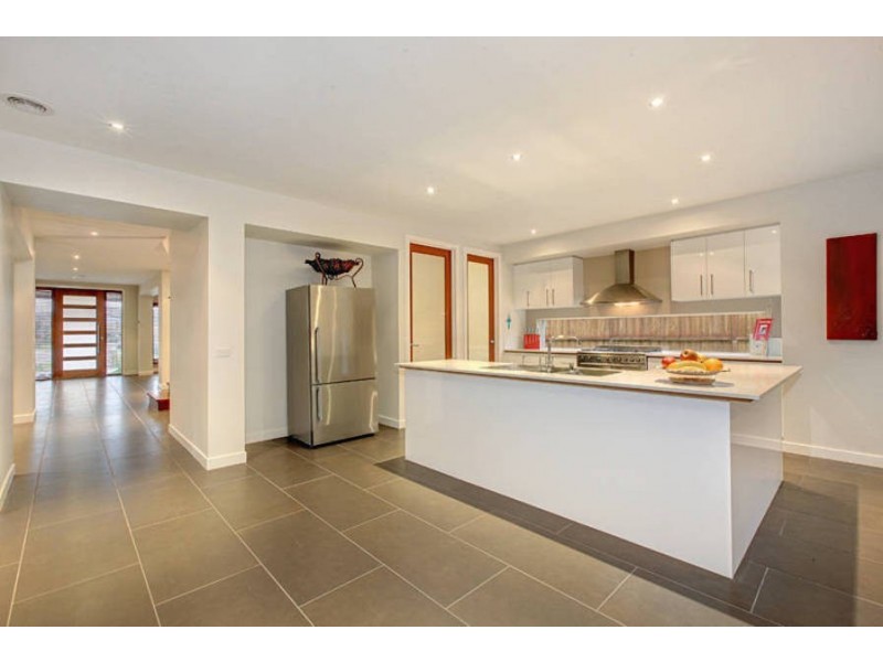 15 Mitta Av, Waterways VIC 3195