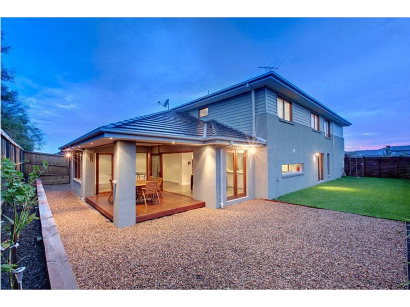 15 Mitta Av, Waterways VIC 3195