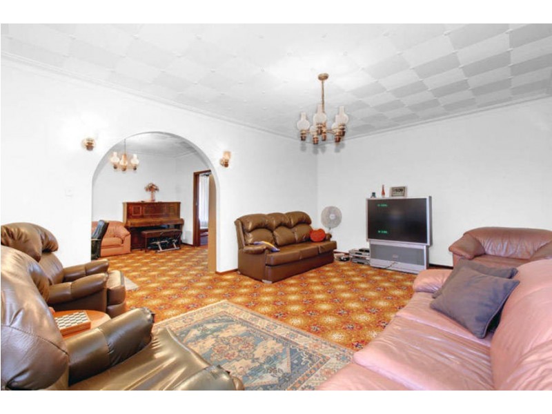 39 Lauricella Ave, Keilor East VIC 3033