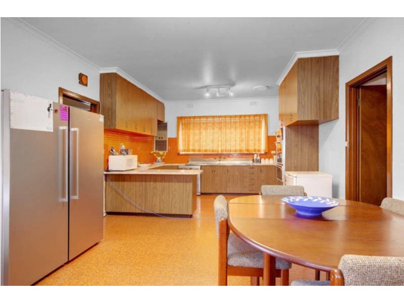 39 Lauricella Ave, Keilor East VIC 3033