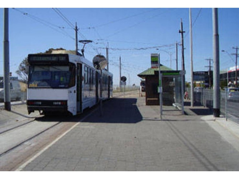 1 /118 Marshall Road, Airport West VIC 3042