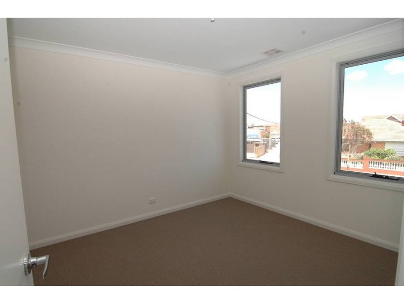 2B Riverside Avenue, Avondale Heights VIC 3034