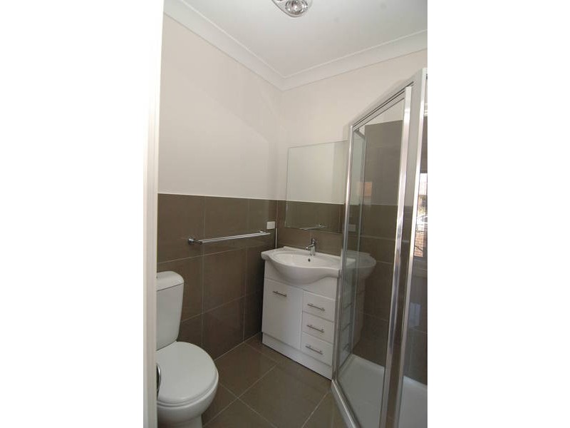 2B Riverside Avenue, Avondale Heights VIC 3034