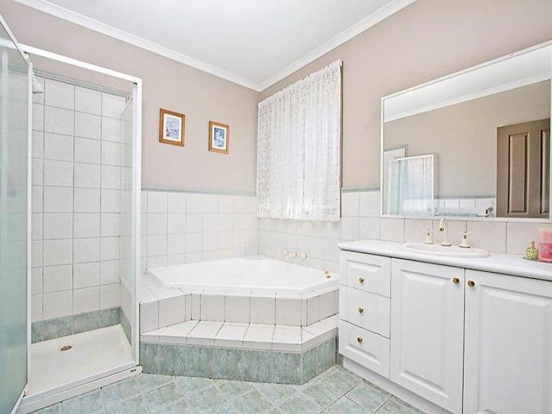 9 Yallop Court, Keilor East VIC 3033