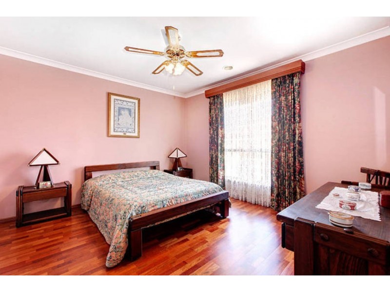 12 Darling Cls, Keilor East VIC 3033