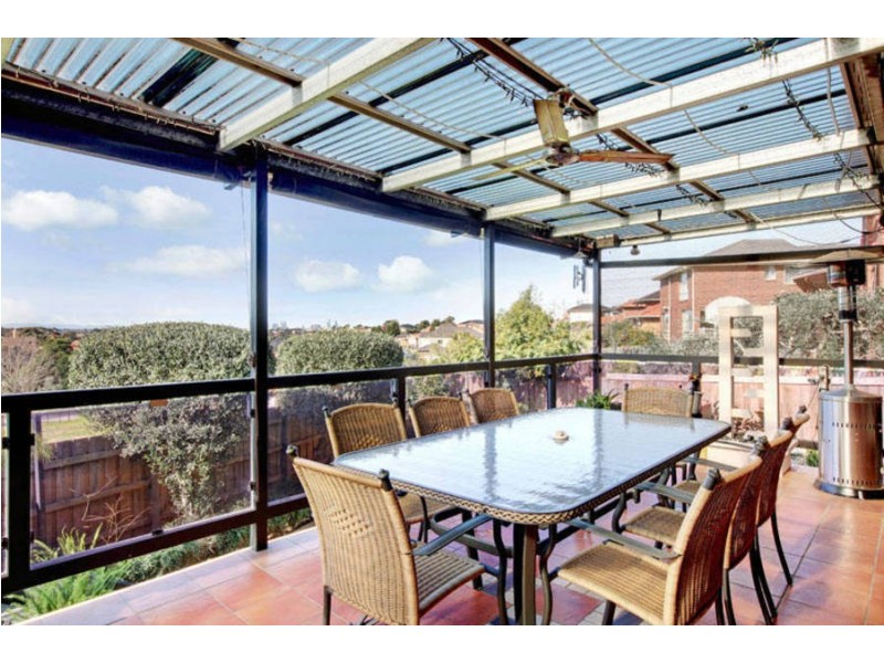 4 Landau Place, Avondale Heights VIC 3034