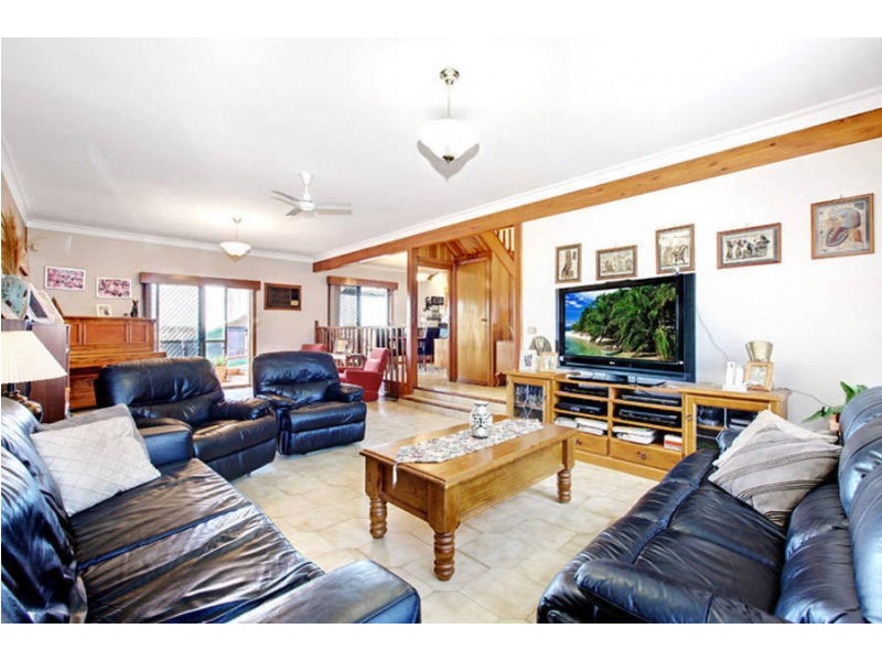 4 Landau Place, Avondale Heights VIC 3034