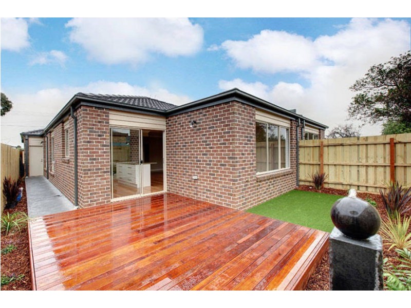 8 Woorigoleen Drive, Keilor East VIC 3033