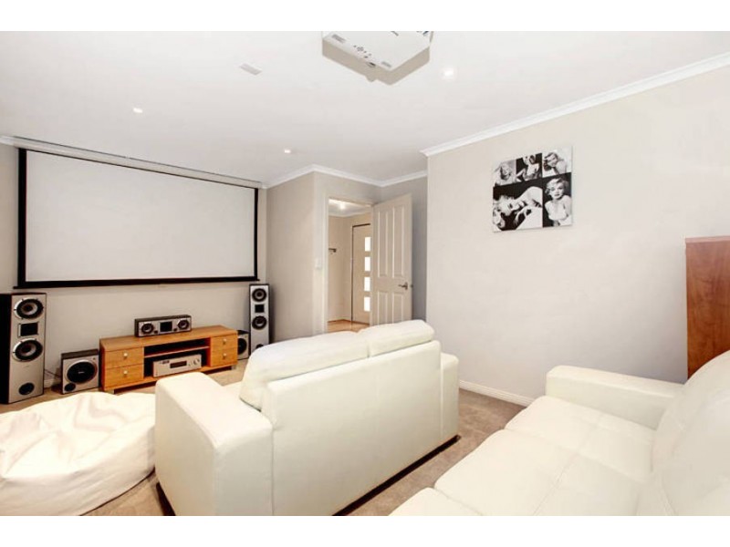43 Laurence Ave, Airport West VIC 3042
