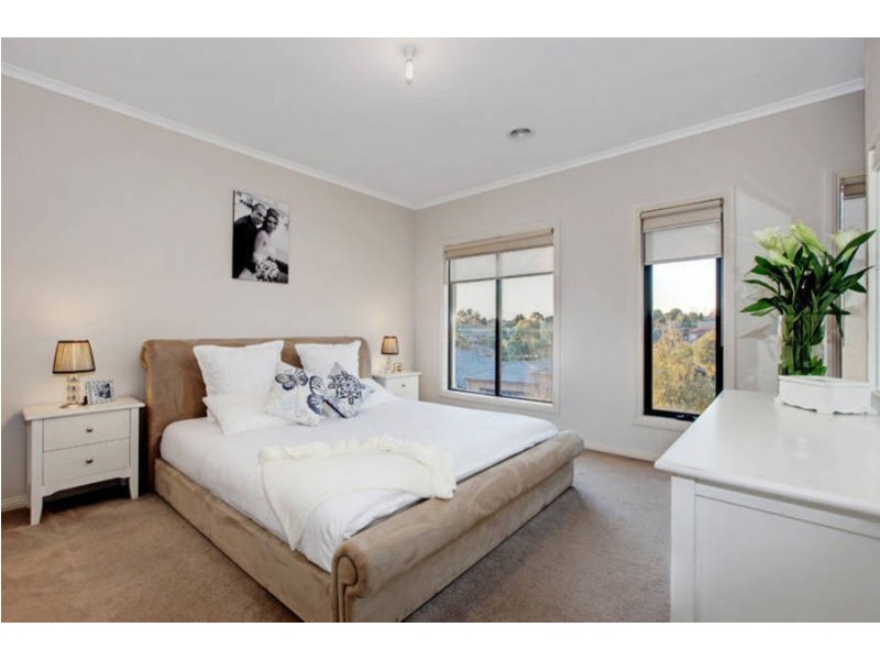 43 Laurence Ave, Airport West VIC 3042
