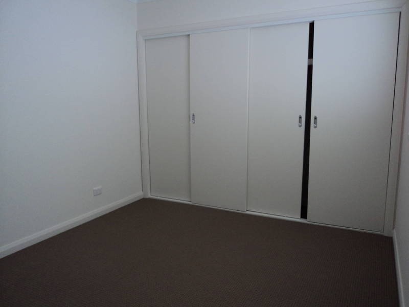 2 Riverside Ave, Avondale Heights VIC 3034