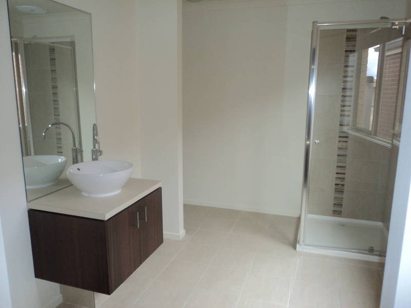 5 Pittos Ave, Brookfield VIC 3338