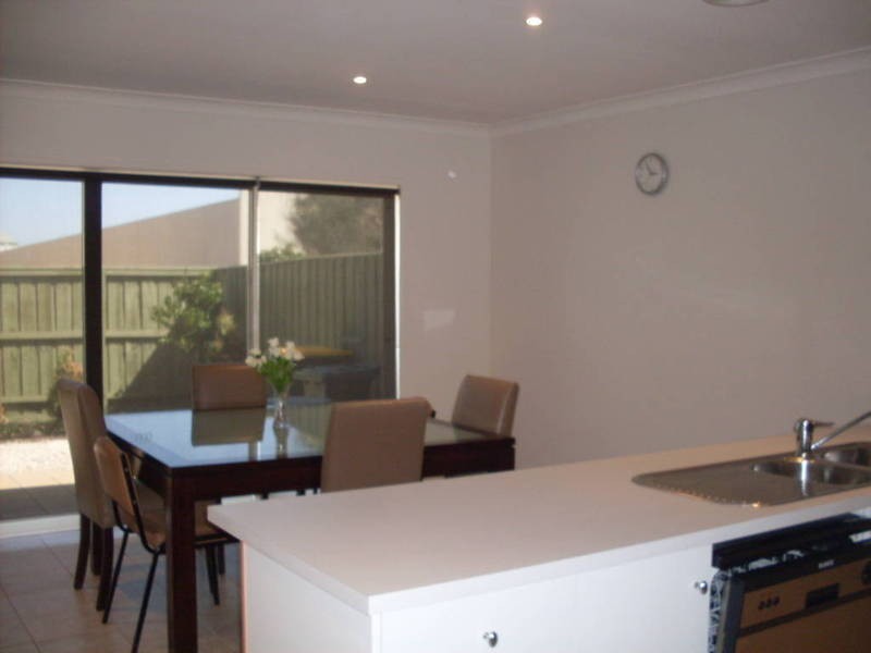 39 Wentworth Ave, Taylors Lakes VIC 3038