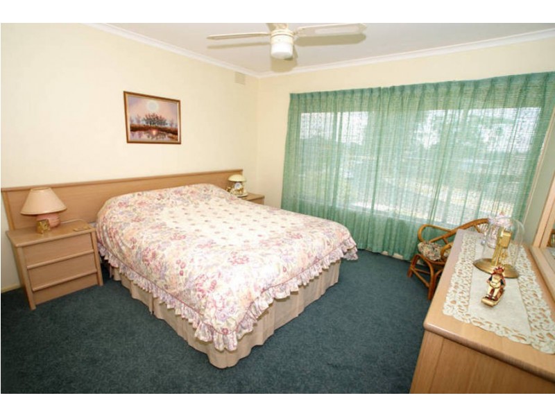 81 Ridge Drive, Avondale Heights VIC 3034