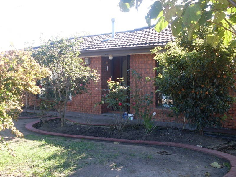 16 Northcott St, Melton South VIC 3338