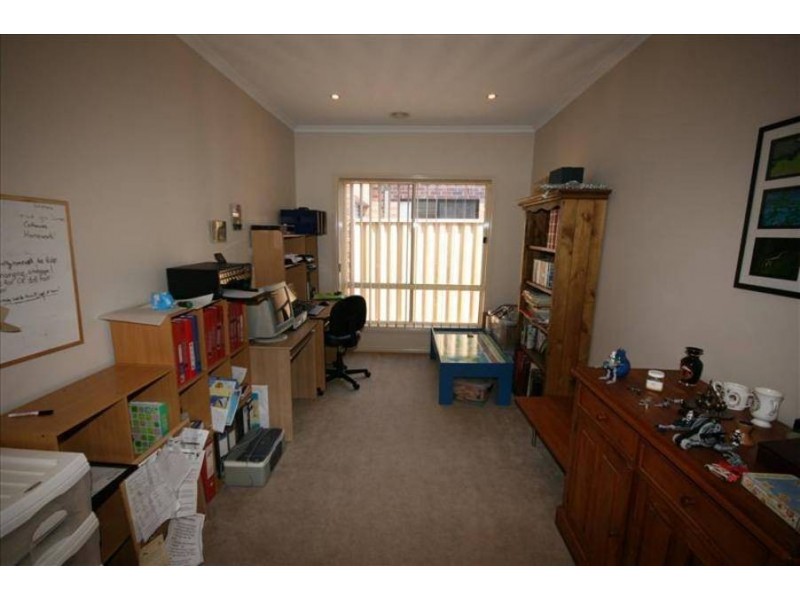 41 The Avenue, Caroline Springs VIC 3023