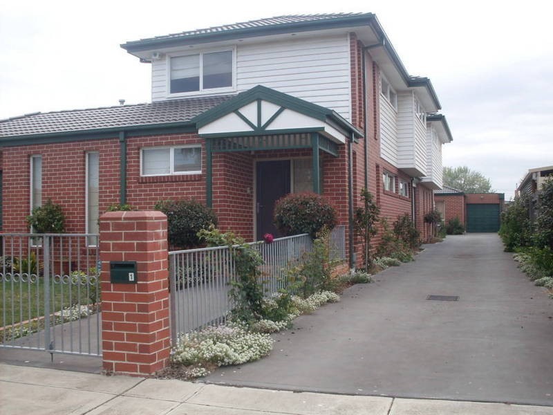 2/84 Hawker St, Airport West VIC 3042