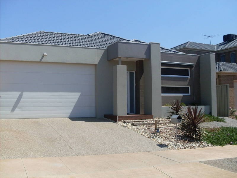 12 Caesia Way, Caroline Springs VIC 3023