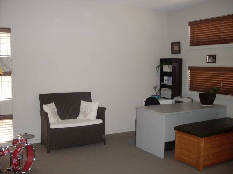 12 Caesia Way, Caroline Springs VIC 3023