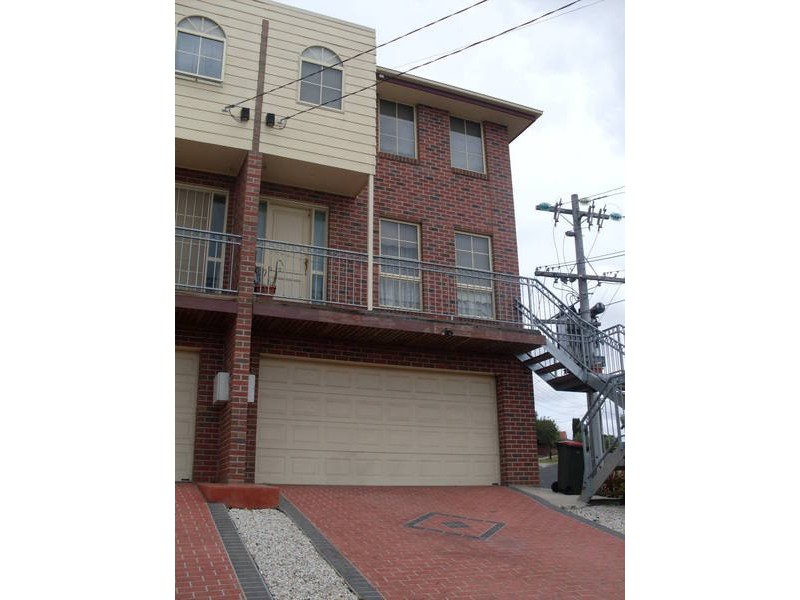 21a Moorna Drive, Airport West VIC 3042