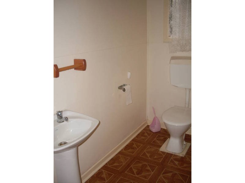 51 Ivanhoe Ave, St Albans VIC 3021