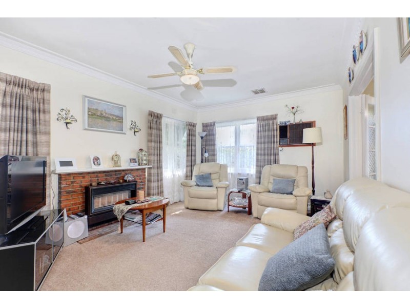 47 Clarks Rd, Keilor East VIC 3033